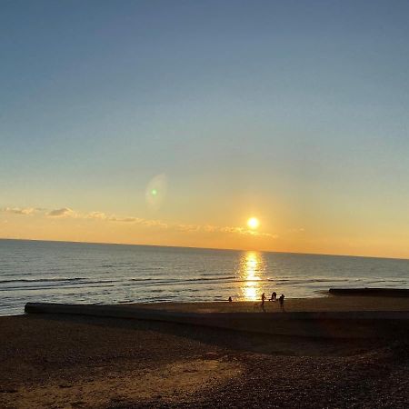 The Windsor Apartment By Gge, Brighton Beach, Sleeps 4 외부 사진